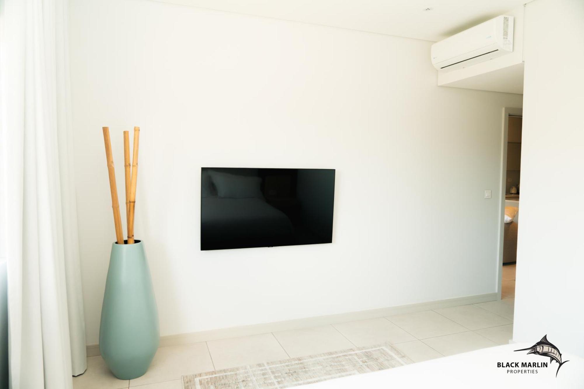Black Marlin Apartments Pereybere Beach Exterior foto